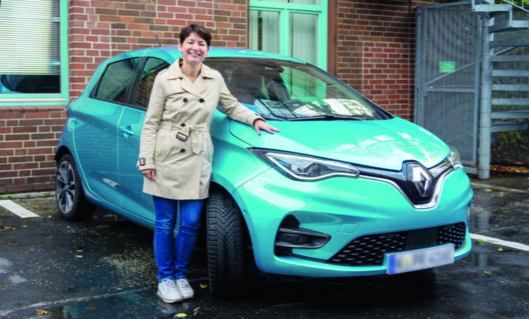 Der Renault Zoe wurde im Frühjahr 2020 rundum erneuert. Für uns hat Jasmin Arbabian-Vogel, Inhaberin des Interkulturellen Sozialdienstes (IKS) in Hannover das Auto vier Tage intensiv getestet.
