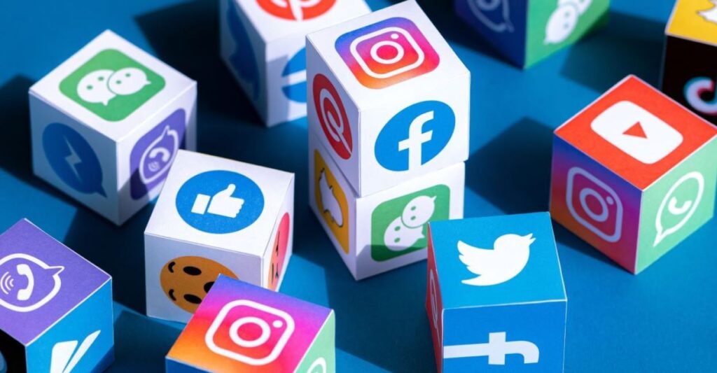 Facebook Twitter Instagram
