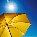 Sonne und Sonnenschirm